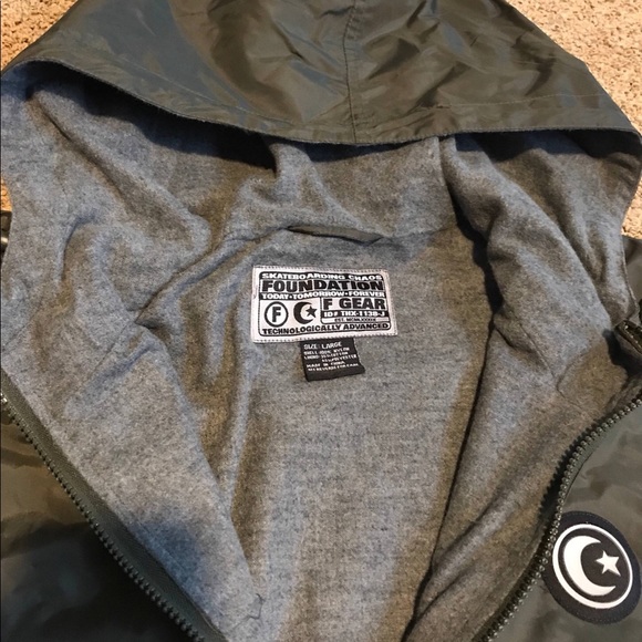 Foundation Vintage Windbreaker - Picture 3 of 4